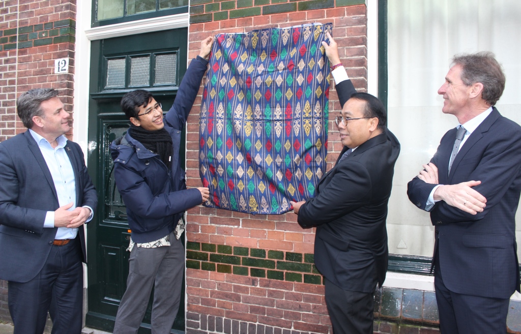 Unveiling plaque Clubhuis Indonesia 2
